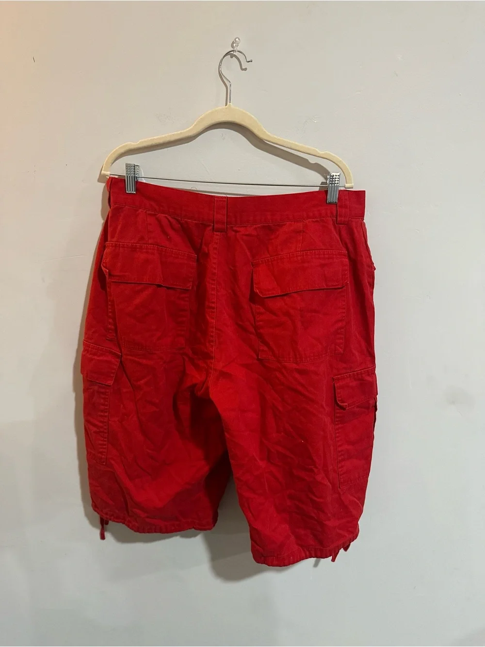 Men's Red Cargo Shorts - Casual Utility Style